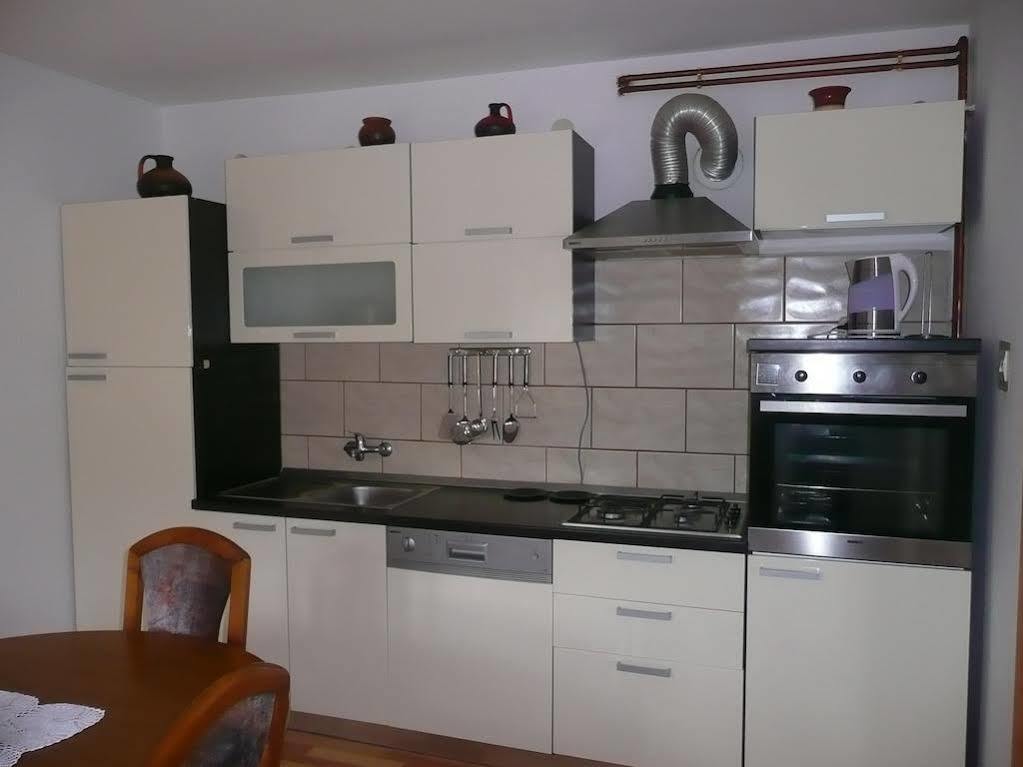 Apartments And Rooms Krizmanic Smoljanac Extérieur photo